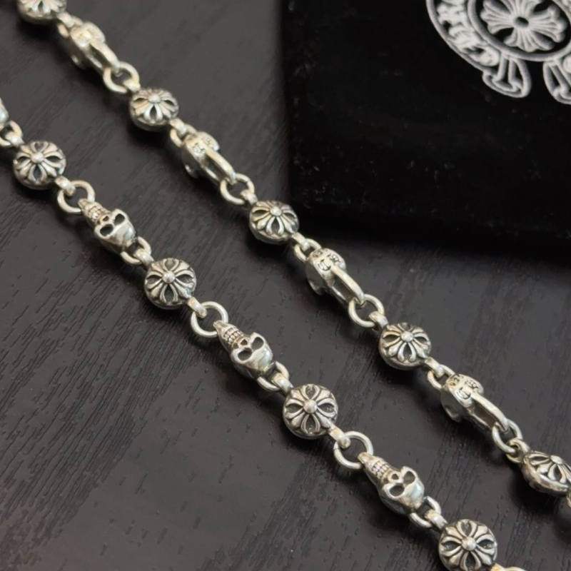 Ch*0me He**ts necklaces